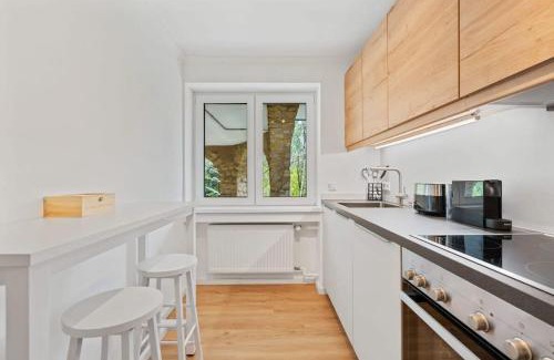 Limpertsberg Apartment | Bright 1BR Apt in Limpertsberg with WiFi & Kitchen