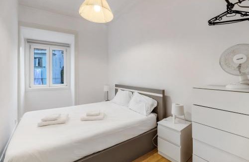 Socorro Apartment | Bright 1BR Castelo São Jorge – Graça Getaway | By Airnest