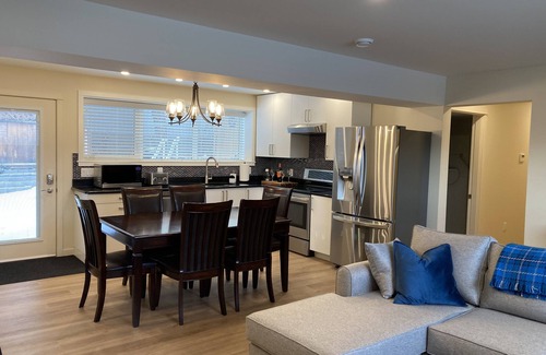 Okanagan-Similkameen Apartment | Bright 2 bed, 2 bath Walkout Basement Suite with shared Pool in Penticton