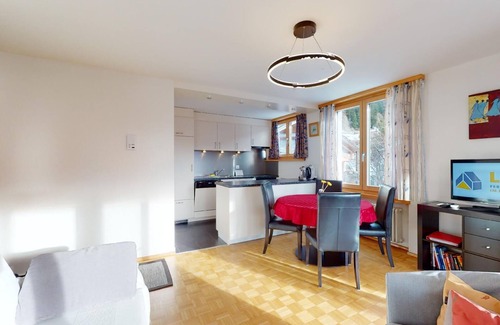 Surlej Apartment | Bright 2-room apartment approx 45m2 on the 1st floor (2nd mezzanine), in a quiet