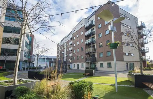 Dublin Apartment | Bright 2BD Flat With Private Balcony - Dublin