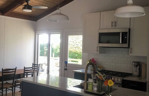 Culloden Shores House | Bright 2BR: Pond Views & Walk To Beach