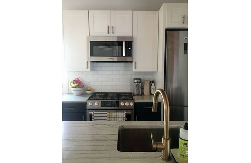 Culloden Shores House | Bright 2BR: Pond Views & Walk To Beach