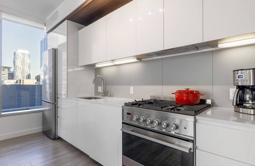 South Beach Apartment | Bright 2BR w/Gym, Rooftop, near Instagram & Facebook, by Blueground