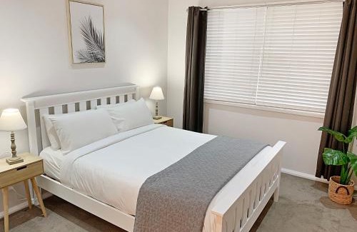 Armidale Apartment | Bright 3-bedroom apartment - Central Armidale