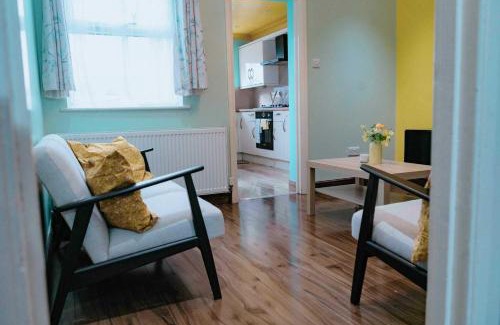 Selhurst House | Bright 3BD House Near East Croydon Station