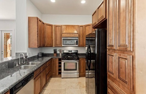 Central East Austin House | Bright 3BR Home in East ATX Near UT | Cowboy Pool
