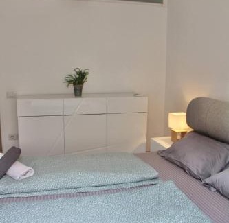 Shkembi i Kavajes Apartment | Bright 3f Apartment By Adriatic Living