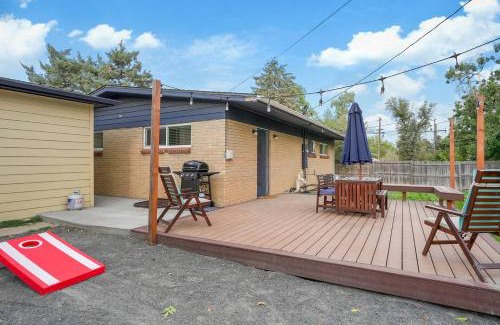 Arvada Plaza Area House | Bright 5br Home W Hot Tub & Patio