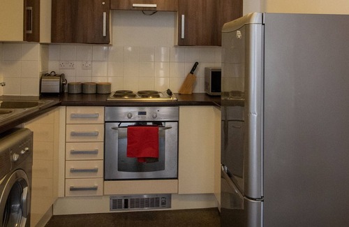 Bow Apartment | Bright Airy 1 bed Apartment. 5 mins from Stratford
