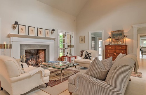 Wainscott House | Bright & Airy Home, Heated Pool, Expansive Lawn, Close to Beach Shopping &...