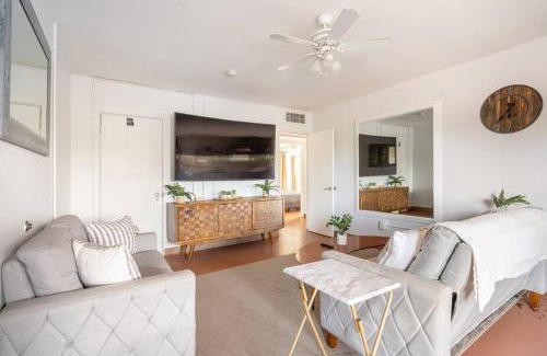 Tucson Apartment | Bright & Airy Near UofA, 2 Min to Banner