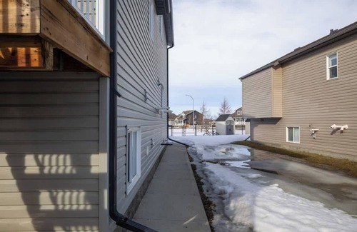 Grande Prairie Apartment | Bright & Airy Suite | Free WIFI | Smart TV & More