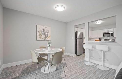 Rochester Apartment | Bright & Airy Urban Unit Walk to Everything