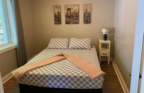 East Galt House | Bright and Adorable 2 bedroom unit