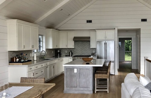 Montauk House | Bright and airy beach house - Water views, Beautiful Sunsets and Pool