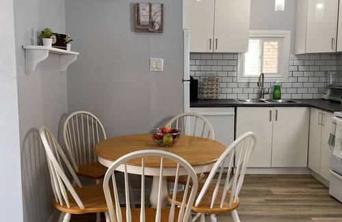 London Apartment | Bright and beautiful 2-bedroom apartment near DT