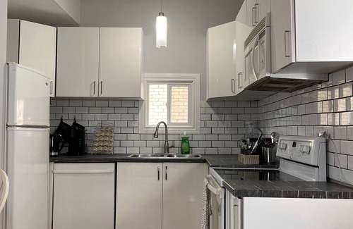 London Apartment | Bright and beautiful 2-bedroom apartment near DT