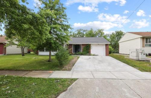 Royal Manor House | Bright and Breezy Gahanna Ranch 10min to INTEL