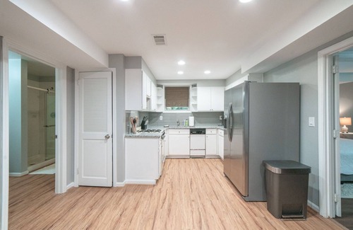 Roswell Apartment | Bright and Charming Basement Apartment near Downtown Roswell