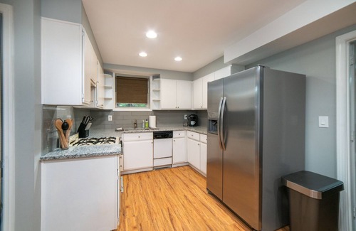 Roswell Apartment | Bright and Charming Basement Apartment near Downtown Roswell