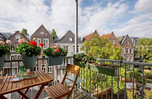 Oude Pijp Apartment | Bright and Charming Apartment in Amsterdam’s Lively De Pijp District