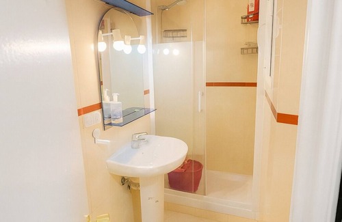 Ciudad Jardin Apartment | Bright and comfortable apartment in the heart of Madrid
