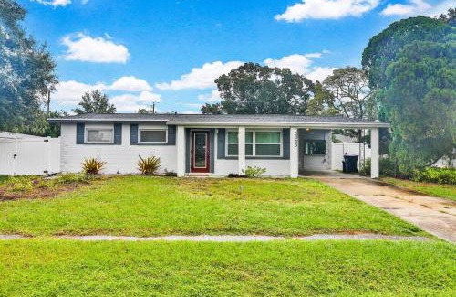 Sarasota Springs House | Bright and cozy pool home in Sarasota