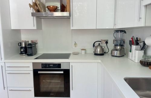 Gospel Oak Apartment | Bright and Luxury 2 Bed, 2 Bath Flat with Terrace