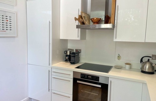 Gospel Oak Apartment | Bright and Luxury 2 Bed, 2 Bath Flat with Terrace