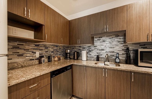 Verdun Apartment | Bright and Modern Apartment for 4Ppl