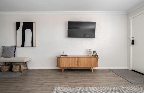 Riverside Apartment | Bright and Modern Studio in Riverside