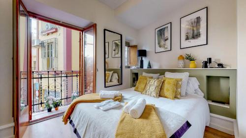 Feria Apartment | Bright and new- 2Bd 2Bth- Conde de Torrejon