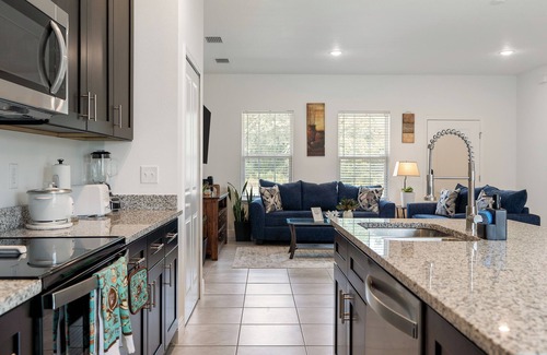 Ocala House | Bright and Quiet New Fully Furnished 3-bedroom home in Ocala with AC, WiFi