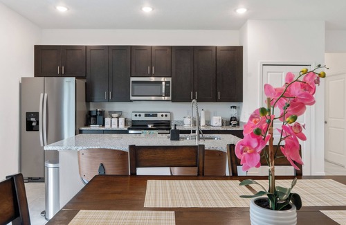Ocala House | Bright and Quiet New Fully Furnished 3-bedroom home in Ocala with AC, WiFi