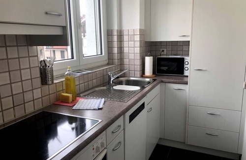 Hirslanden Apartment | Bright and quiet studio in the city center (Sky1)