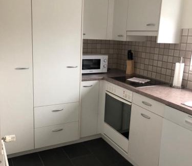 Hirslanden Apartment | Bright and quiet studio in the city center - Sky11