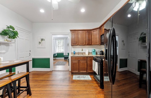 Old Town Fredericksburg Apartment | Bright and Spacious Studio in Heart of FXBG