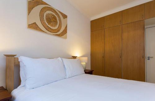 Campden Apartment | Bright and Spacious 1 Bedroom Apartment in the Heart of Kensington