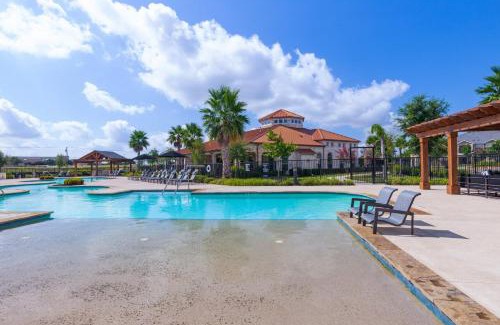 Pflugerville Apartment | Bright and Spacious Apartments with Gym and Pool Access at Century Stone Hill North in Pflugerville, Austin