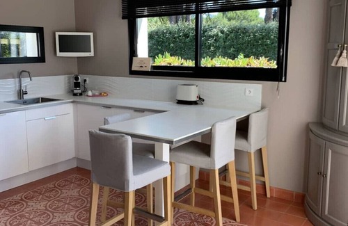 Carantec House | Bright and spacious house close to the sea and 10 min walk from the town center