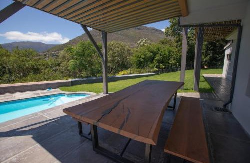Scott Estate House | Bright and spacious home with private pool