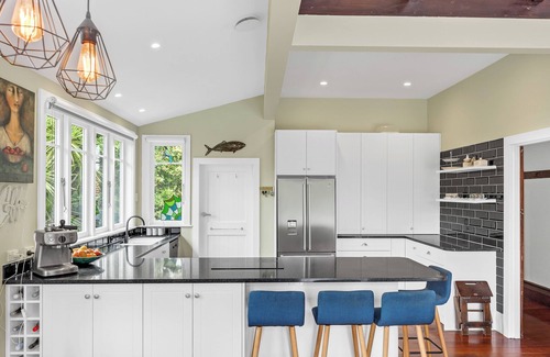 Bayswater House | Bright and Spacious Home in Prime Bayswater Location.