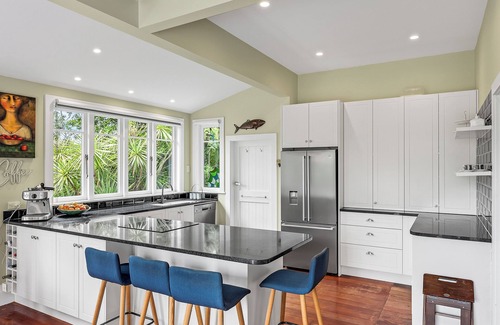 Bayswater House | Bright and Spacious Home in Prime Bayswater Location.