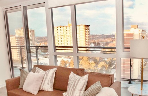 Newtonbrook Apartment | Bright and stylish 2 Bed rooms and 2 Bathroom- 9Ft ceiling