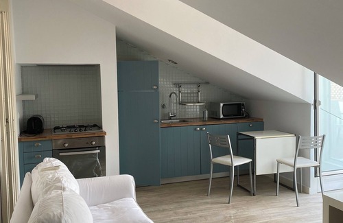 Sete Rios Apartment | Bright and well located studio in Lisbon with WIFI