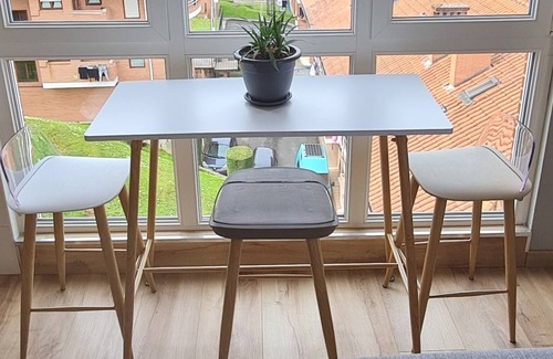 Pielagos Apartment | Bright apartment with large terrace