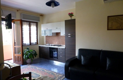Maddalenedda Apartment | Bright apartment by the sea surrounded by greenery, private parking space, Wi-Fi