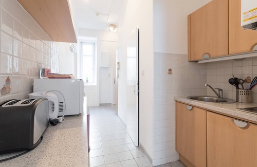 Leopoldstadt Apartment | Bright apartment for 4 people with subway station on the doorstep