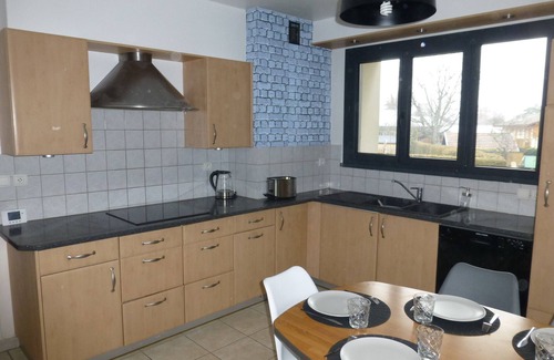 Seynod House | Bright apartment in house with garden "les pics-verts"